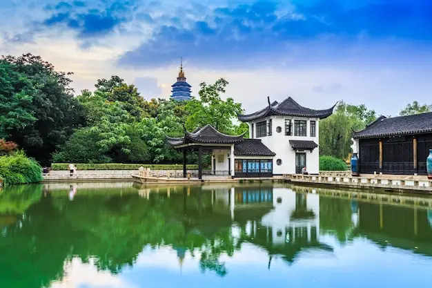 亚太环球移民：日本经营管理与新加坡EP自雇运营成本对比