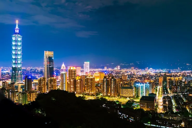 香港投资移民3000万港币 vs 新加坡GIP 250万新元 vs 阿联酋黄金签证200万迪拉姆：三大金融中心投资移民对比