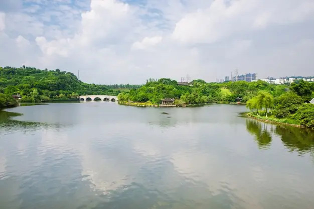 西班牙购房50万欧元移民总费用多少？